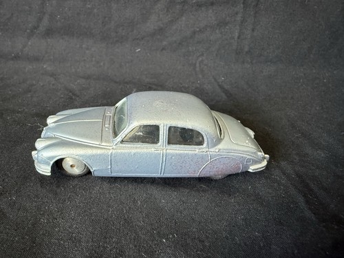 Corgi toys 208 jaguar 4 - no,