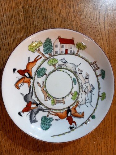 Vintage hunting scene - vintage, crown