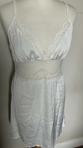 Nylon lace slip size knee - slip,