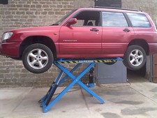 CAR LIFT, MOBILE SCISSOR LIFT