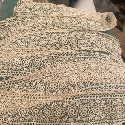 Antique lace trim 5ft two - lace, in