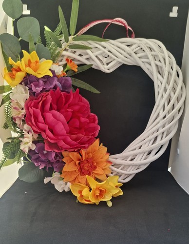 Wicker heart shape floral door - heart,