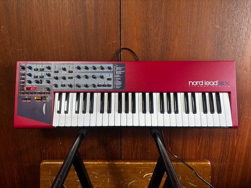 Clavia nord lead - 2x, 20-voice
