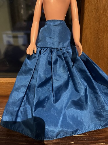 Vintage barbie 1984 blue