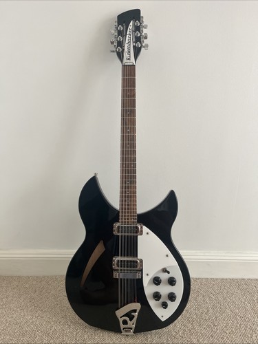 Rickenbacker 330 string in - 12,