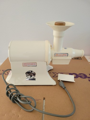 The champion juicer white - juicer,