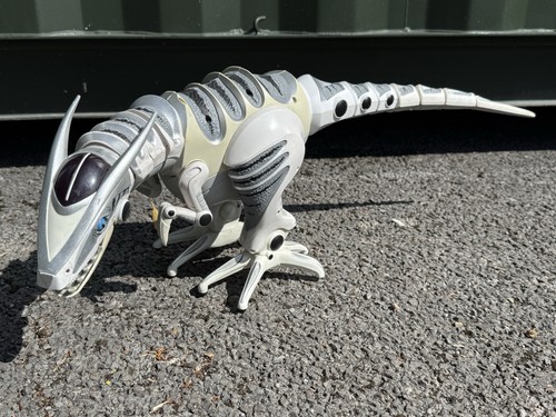 Wowwee roboraptor - wowwee, 32"