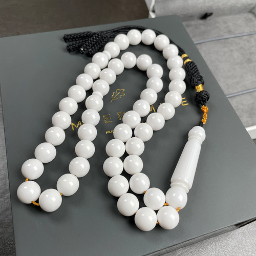 White pressed amber style - white,