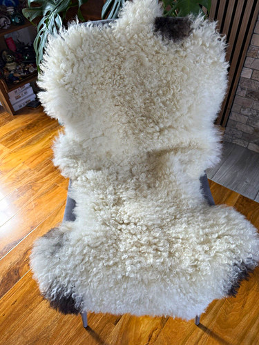 Beautiful real sheepskin - real, rug