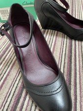 Clarks Flake Berry Black