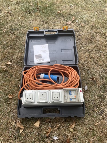 Royal triple mobile mains - royal,