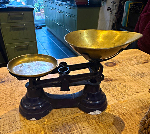 Vintage metal balance - vintage,