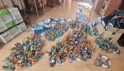 Skylanders choose your bundle - skylanders,