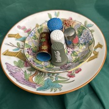 A Small Lot Inc Thimbles. A