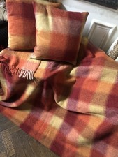 Laura Ashley 100% Wool Large