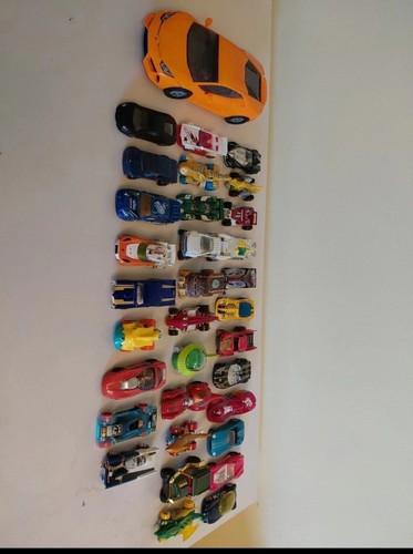 Hotwheels car bundle x24 - hotwheels,