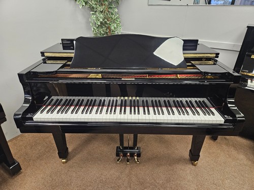 Yamaha grand piano - grand,