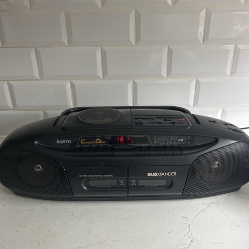 Sanyo radio cassette player - radio,