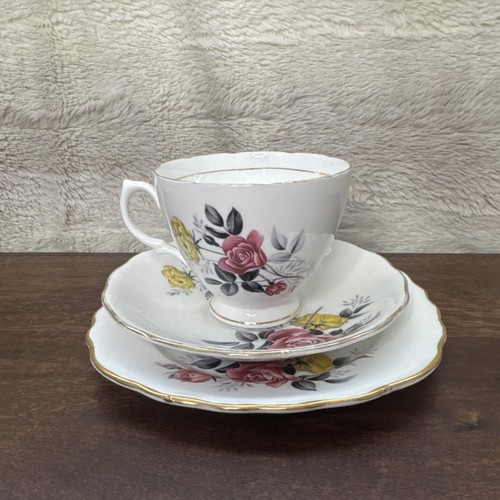 Vintage royal vale bone china - royal,