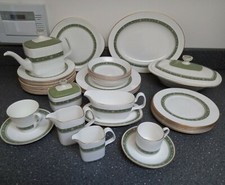 ROYAL DOULTON RONDELAY - REDUCED PRICES - NUMEROUS PIECES ALL A1 CONDITION - FAB