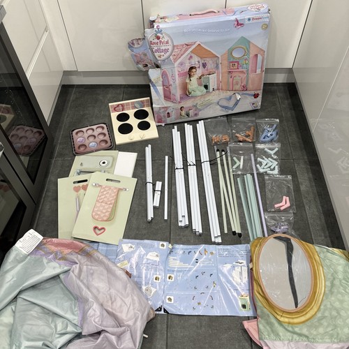 Dreamtown rose petal cottage - dreamtown,