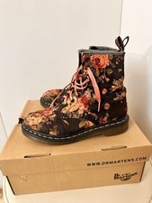 Dr Martens boots size 4 black