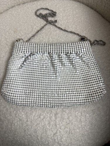 Vintage white metal mesh - white,