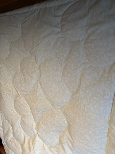 Gorgeous traditional eiderdown - gorgeous,