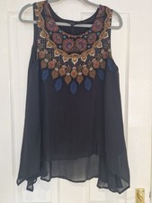 BNWT- Desigual Top size Large