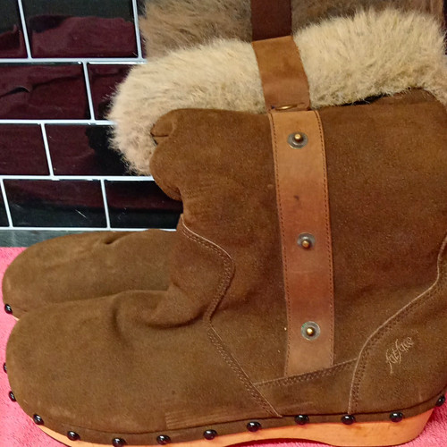 Buffalo women brown - buffalo,