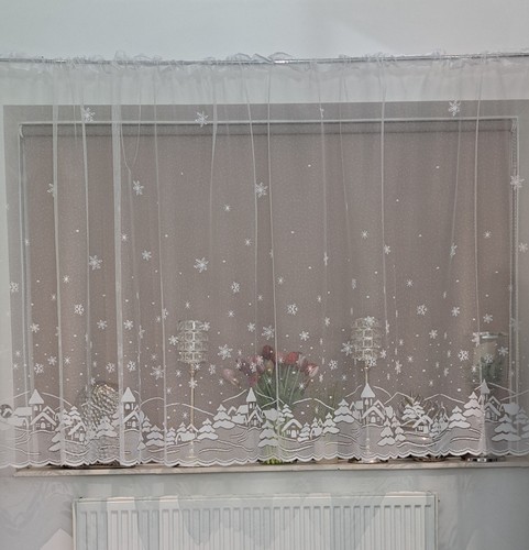 White jardiniere christmas net - jardiniere,