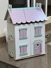 Sweetheart Cottage Dollhouse Le Toy Van, inc Some Furniture & Roof Damage Shown