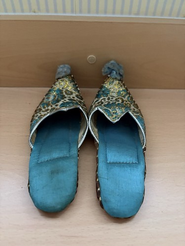 Vintage aladdin slippers blue - slippers,