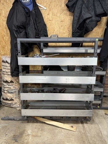 Bott van racking