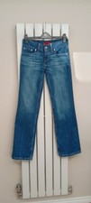 Levi's Women's Eve Blue Jeans. Waist 28 Leg 32. Straight Leg.