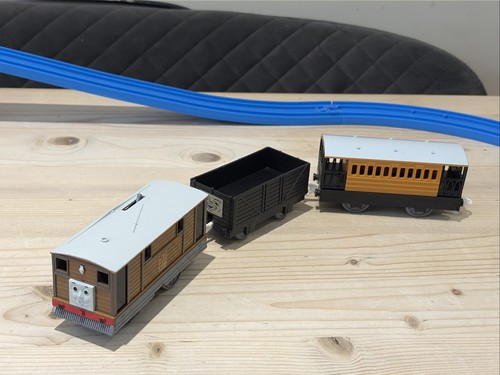 Thomas trackmaster toby - thomas,