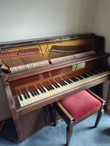 Bentley upright piano - bentley,