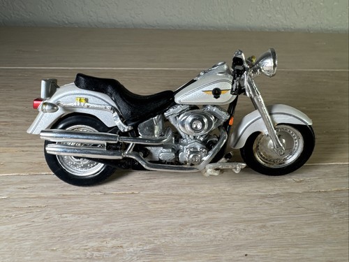 Maisto harley davidson 1 18 - harley,