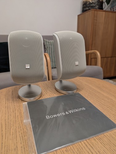 Pair bowers and wilkins - b&w,