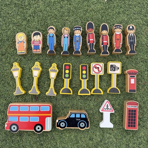 London wooden play - play, figures
