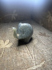 LANGHAM GLASS ELEPHANT IN GREY