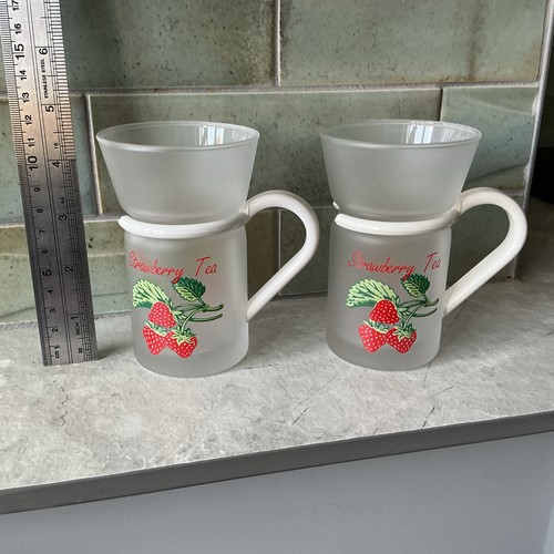 Vintage strawberry tea - x,