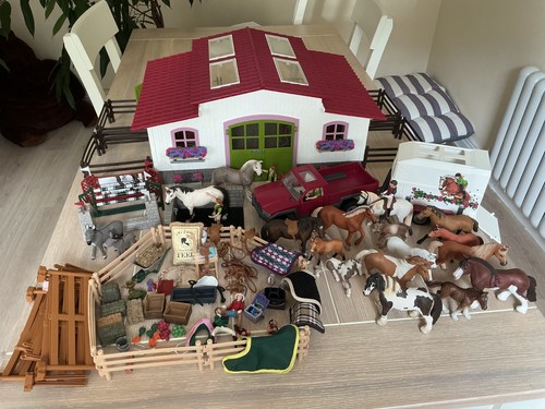 Schleich horse stables - horse, stables/