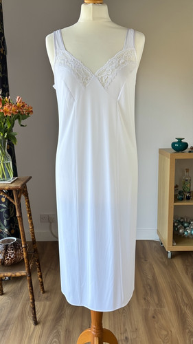 White nylon slip size 14 - white,