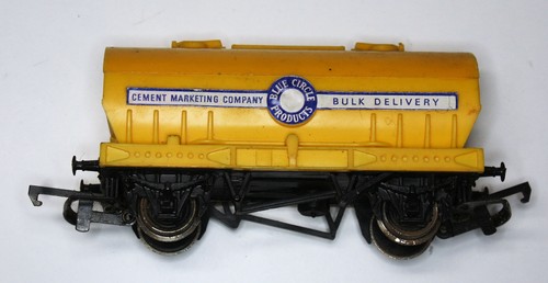 Triang tanker wagon cement - tanker,