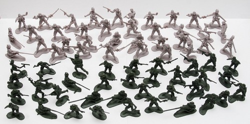 New pcs army men - 72,