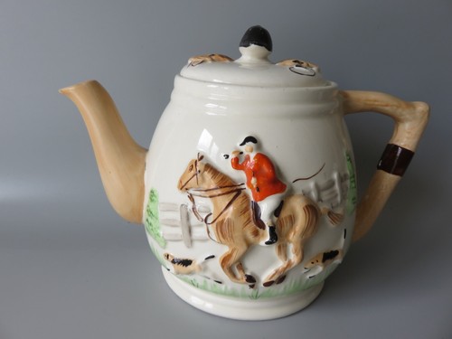 Vintage hunting scene teapot - vintage,
