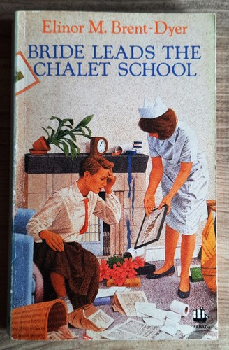 Bride leads the chalet - leads, school