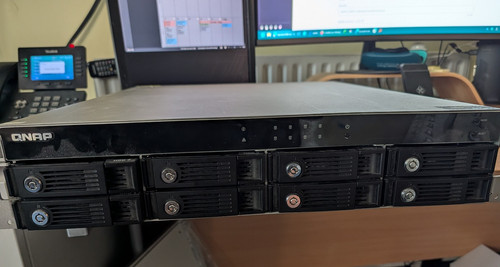 Qnap 859u bay rackmount - ts-859u+,