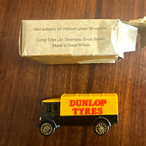 Corgi classics aec van - corgi,